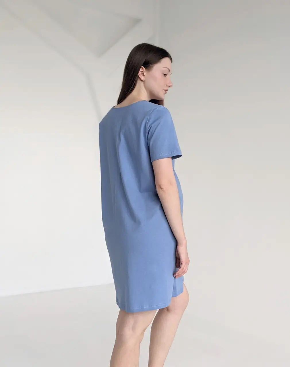 Atsegami naktiniai marškiniai gimdymui ir maitinimui (dangiška)