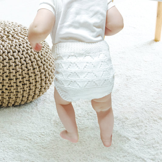 Dekoratyvinės sauskelnių kelnaitės-slėptuvė