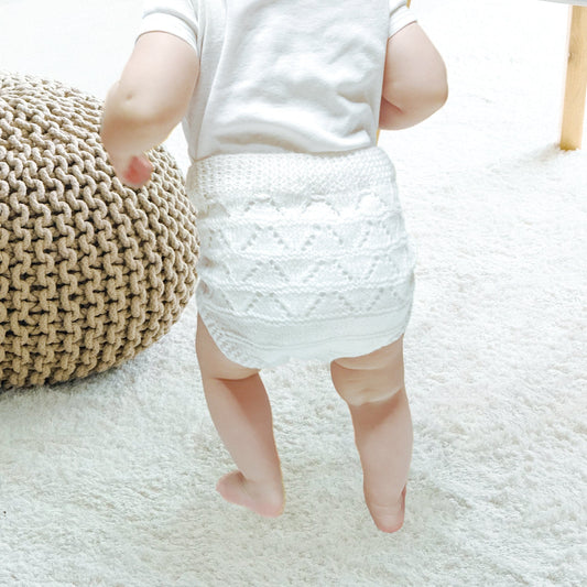 Dekoratyvinės sauskelnių kelnaitės-slėptuvė