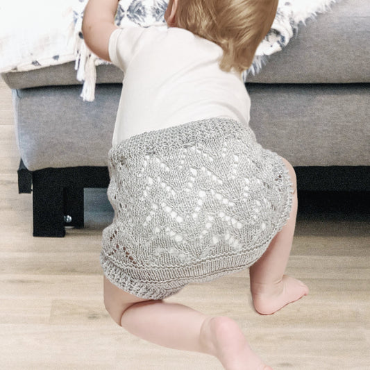 Dekoratyvinės sauskelnių kelnaitės-slėptuvė