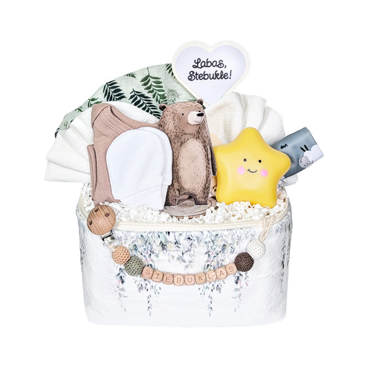 Dovanų krepšelis naujagimiui Labas Stebukle – praktiškas kūdikio kraitelis su sauskelnėmis ir aksesuarais. Geriausia dovana naujagimiui