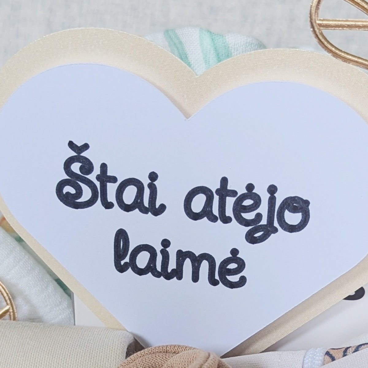 Naujagimio dovanų krepšelis "Štai atėjo laimė"