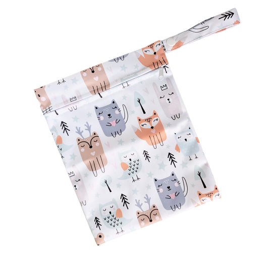 Baltas neperšlampamas maišelis 20x25 cm su miško gyvūnais