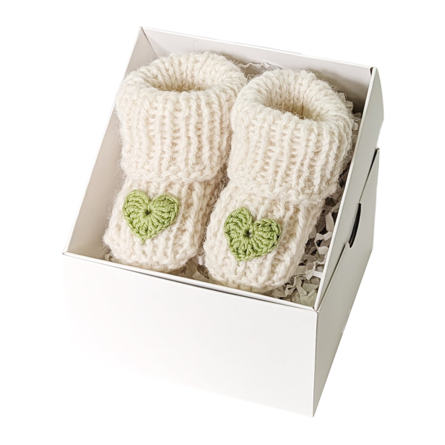 Rankų darbo vilnos tapukai kūdikiui su žalia širdele dovanų dėžutėje. Palankynų, Baby-shower dovana.